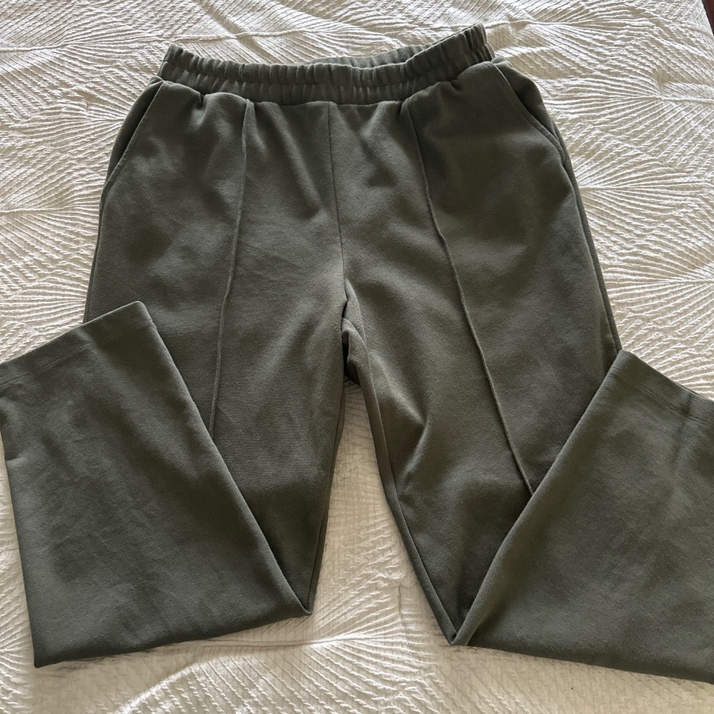 Green ankle length pant